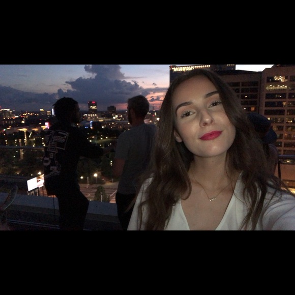 Meet your Posher, Sedona - Picture 1 of 1